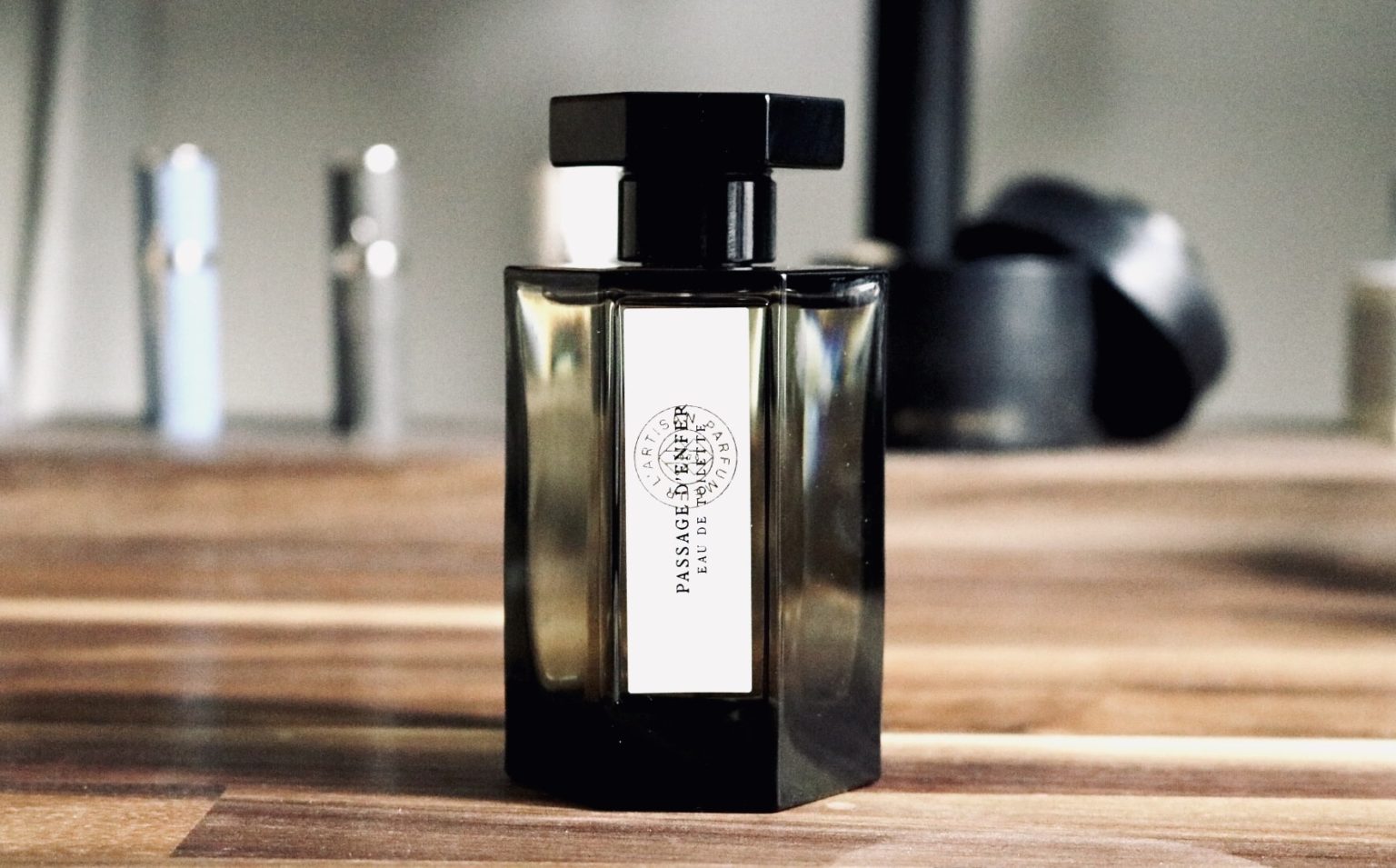 ラルチザンパフュームのおすすめ香水TOP5！香水好きが男性目線でレビュー | Mr.fragrance